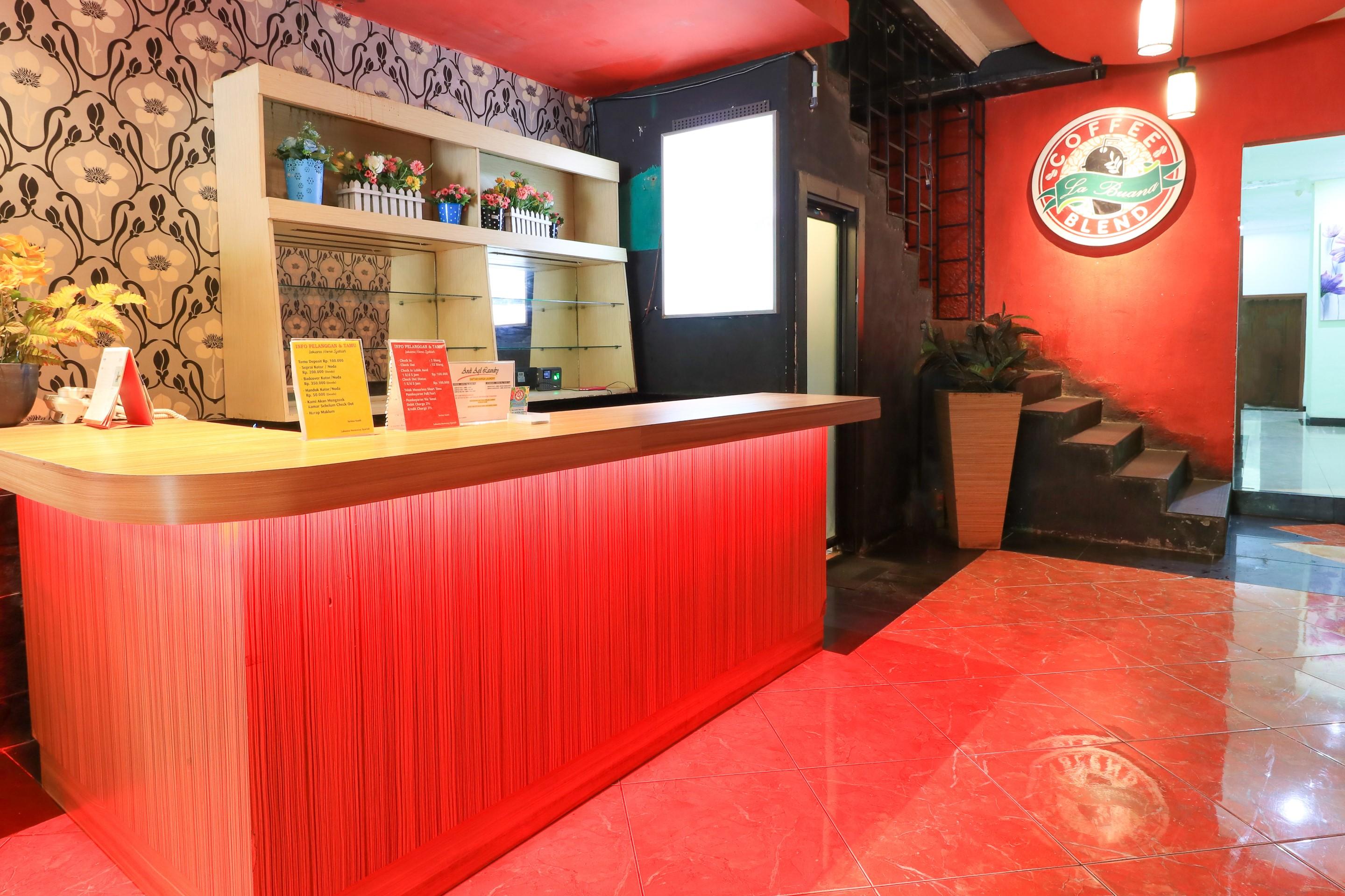 Labuana Homestay & Cafe Garden Makassar Exterior photo